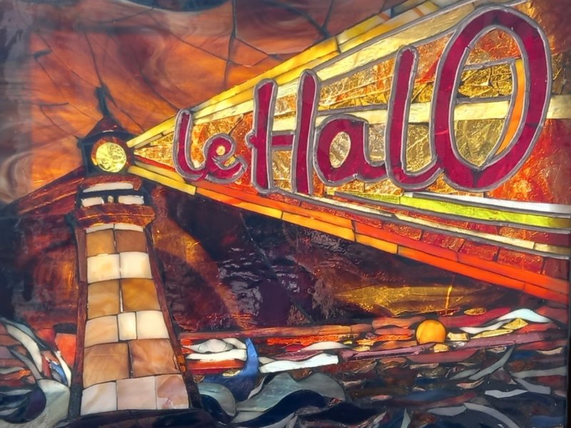 Le halo, rétroéclairé